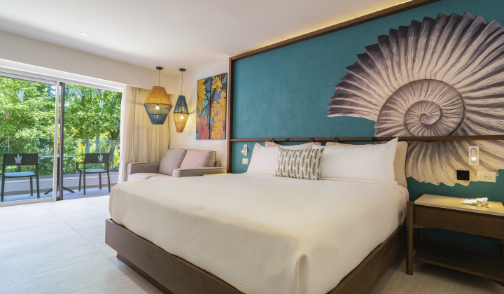 The room has: air conditioning, private bathroom and satellite TV.                Quadruple