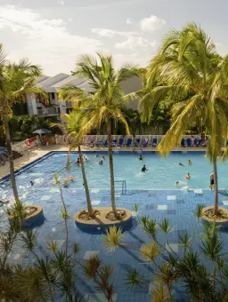 Enam&oacute;rate de San Andr&eacute;s !Lo Quiero! Kids & Fun Promoci&oacute;n vigente de septiembre 01 al 30 de 2024 &middot; Fecha de alojamiento septiembre 01 a diciembre 19 de 2024 y enero 11 a noviembre 30 de 2025. Adultos Desde US$ 44 Ni&ntilde;os Desde US$ 40 Hotel Cove