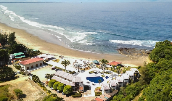 On Vacation Ecuador - Destino Monta&ntilde;ita Hotel Howard Johnson