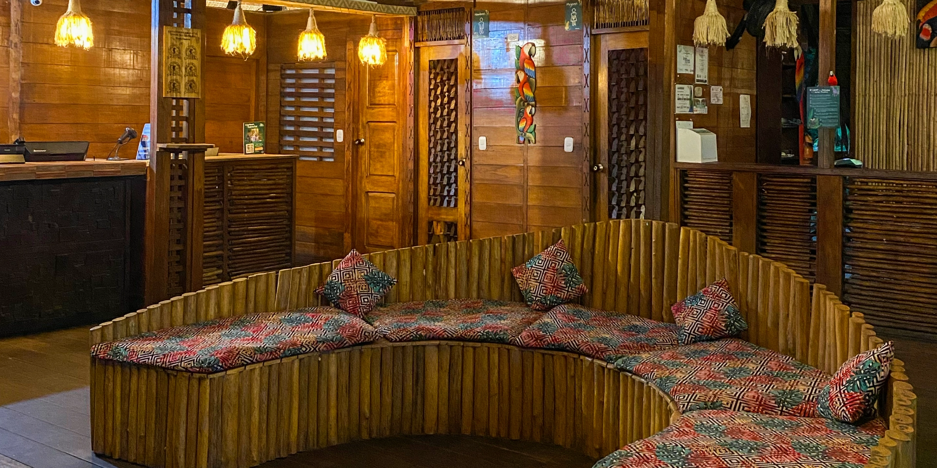 On vacation Colombia - destino nacional - Amazonas hotel Amazon - recepci&oacute;n