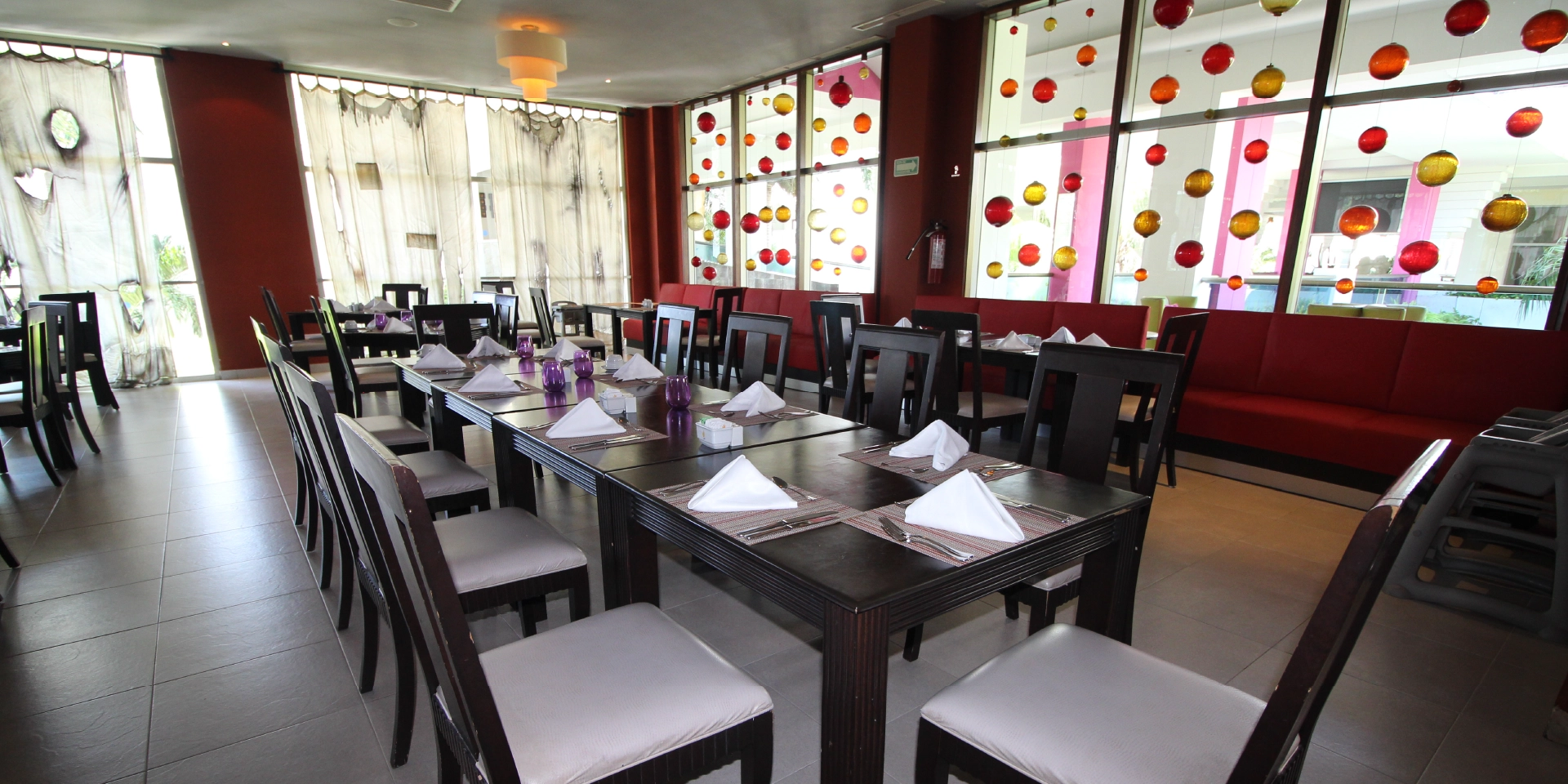 on-vacation-colombia-destination-cancun-hotels-princess-restaurant-02