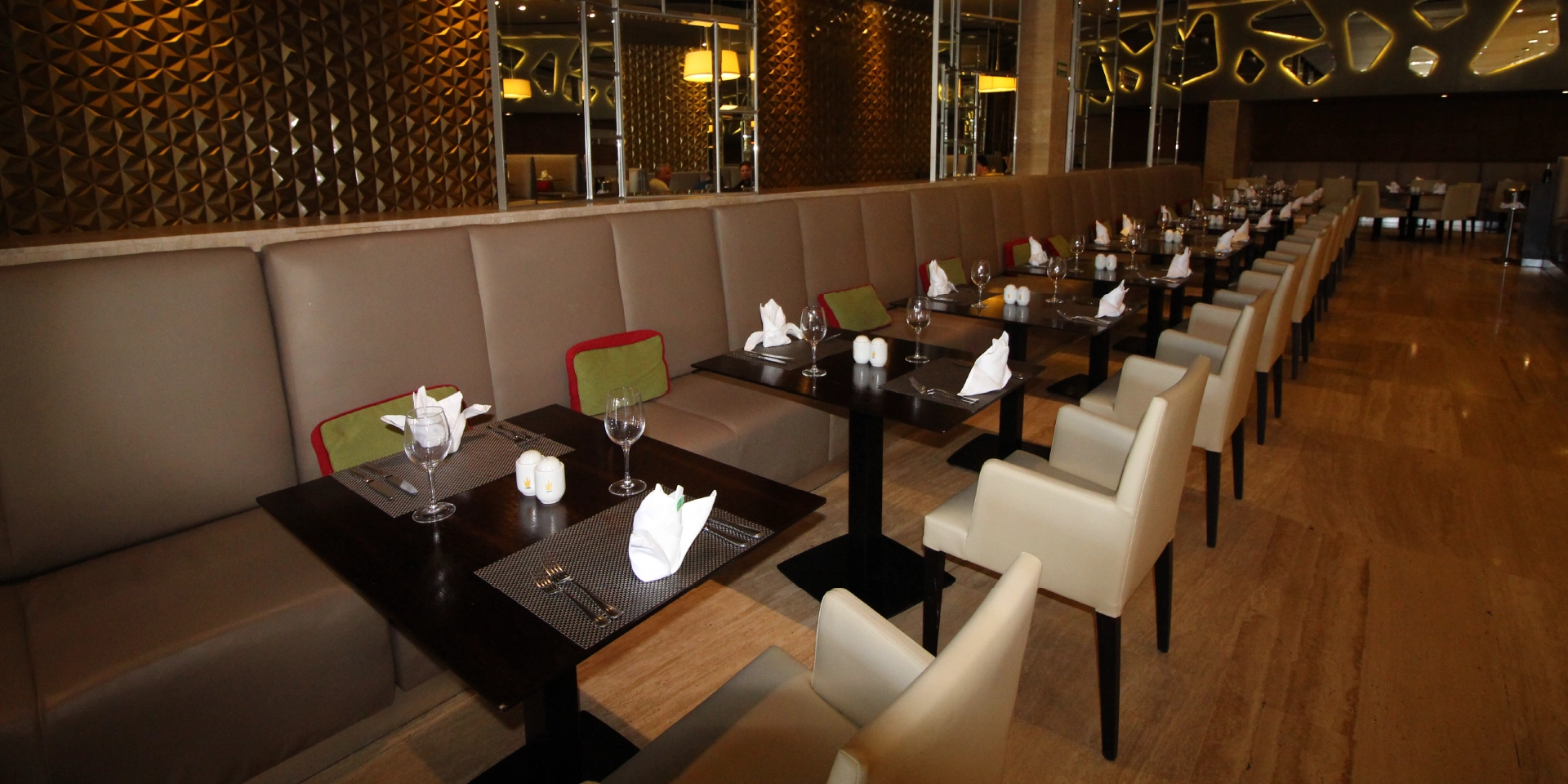 on-vacation-colombia-destination-cancun-hotels-princess-restaurant-04