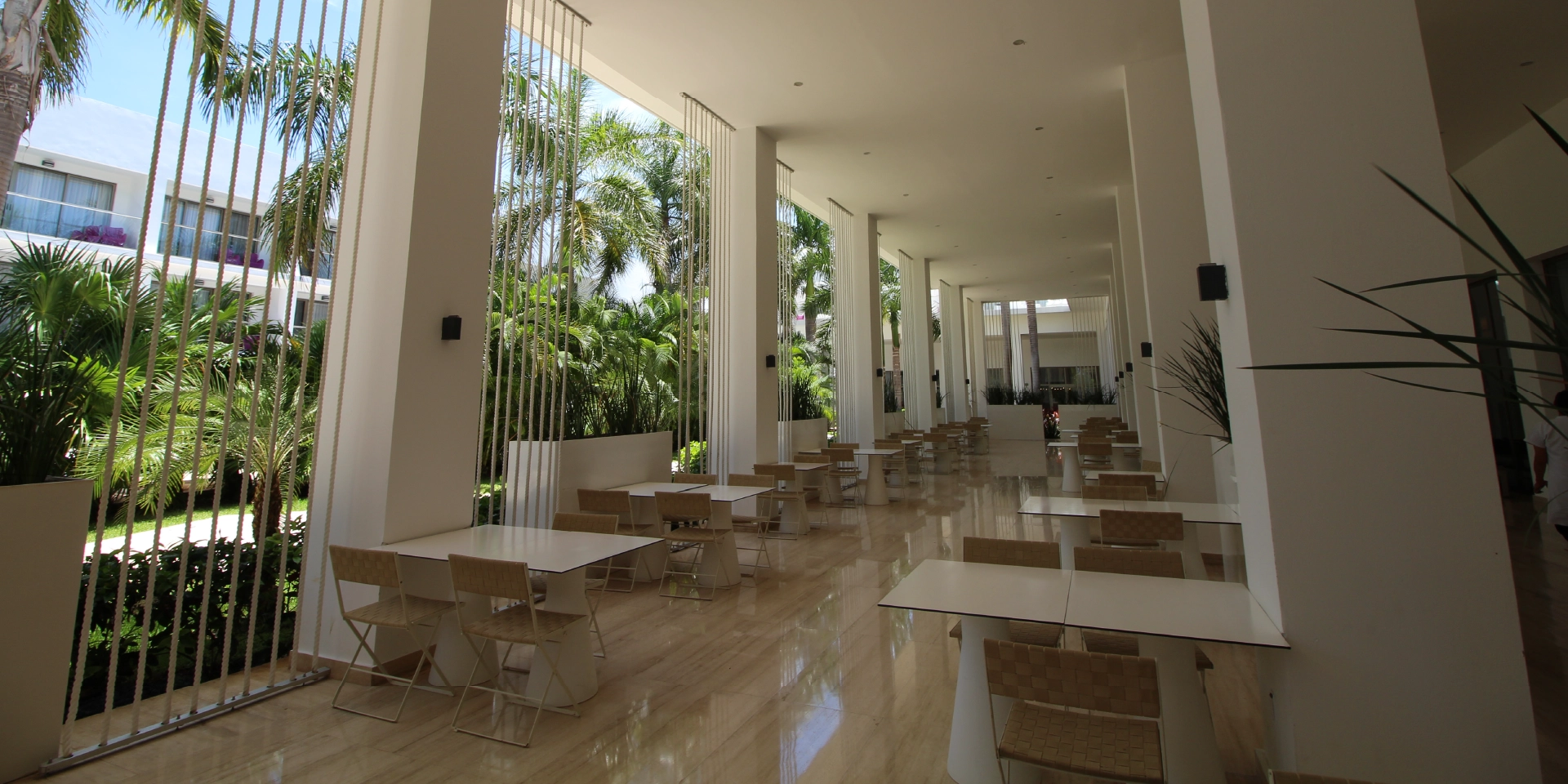 on-vacation-colombia-destination-cancun-hotels-princess-restaurant-05