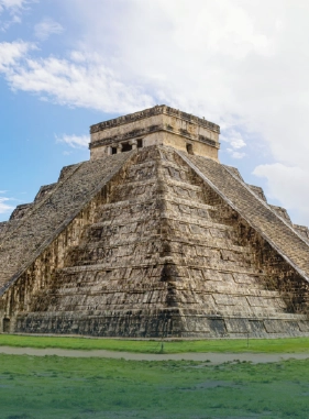 Es uno de los sitios arqueol&oacute;gicos m&aacute;s emblem&aacute;ticos de M&eacute;xico y una de las Nuevas Siete Maravillas del Mundo
CHICH&Eacute;N ITZA