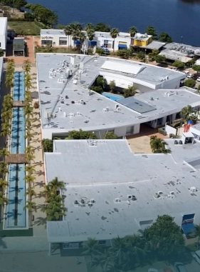 Aqu&iacute; la moda, la gastronom&iacute;a y la diversi&oacute;n se unen. No te quedes sin conocerlos.
CENTROS COMERCIALES