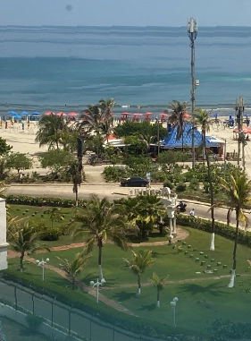 Es un aut&eacute;ntico tesoro natural. Situada en el coraz&oacute;n de Cartagena, esta playa se extiende con sus arenas blancas y hermoso paisaje.
PLAYA DE BOCAGRANDE