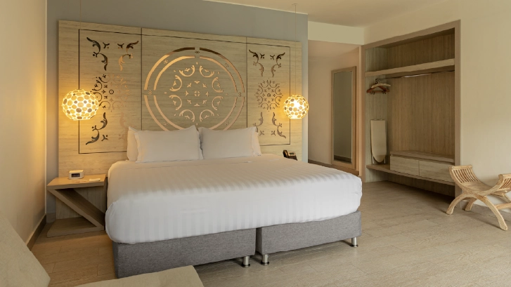 Cuentan con: aire acondicionado, ba&ntilde;o privado con ducha, escritorio, cajilla de seguridad, TV de pantalla plana.
Habitaci&oacute;n Doble