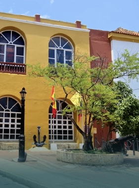 Es un lugar grande, amplio para la diversi&oacute;n. Aqu&iacute; encontrar&aacute;s el simulador de submarino, naves es un plan recomendado   para los ni&ntilde;os.
Costo adicional
MUSEO NAVAL