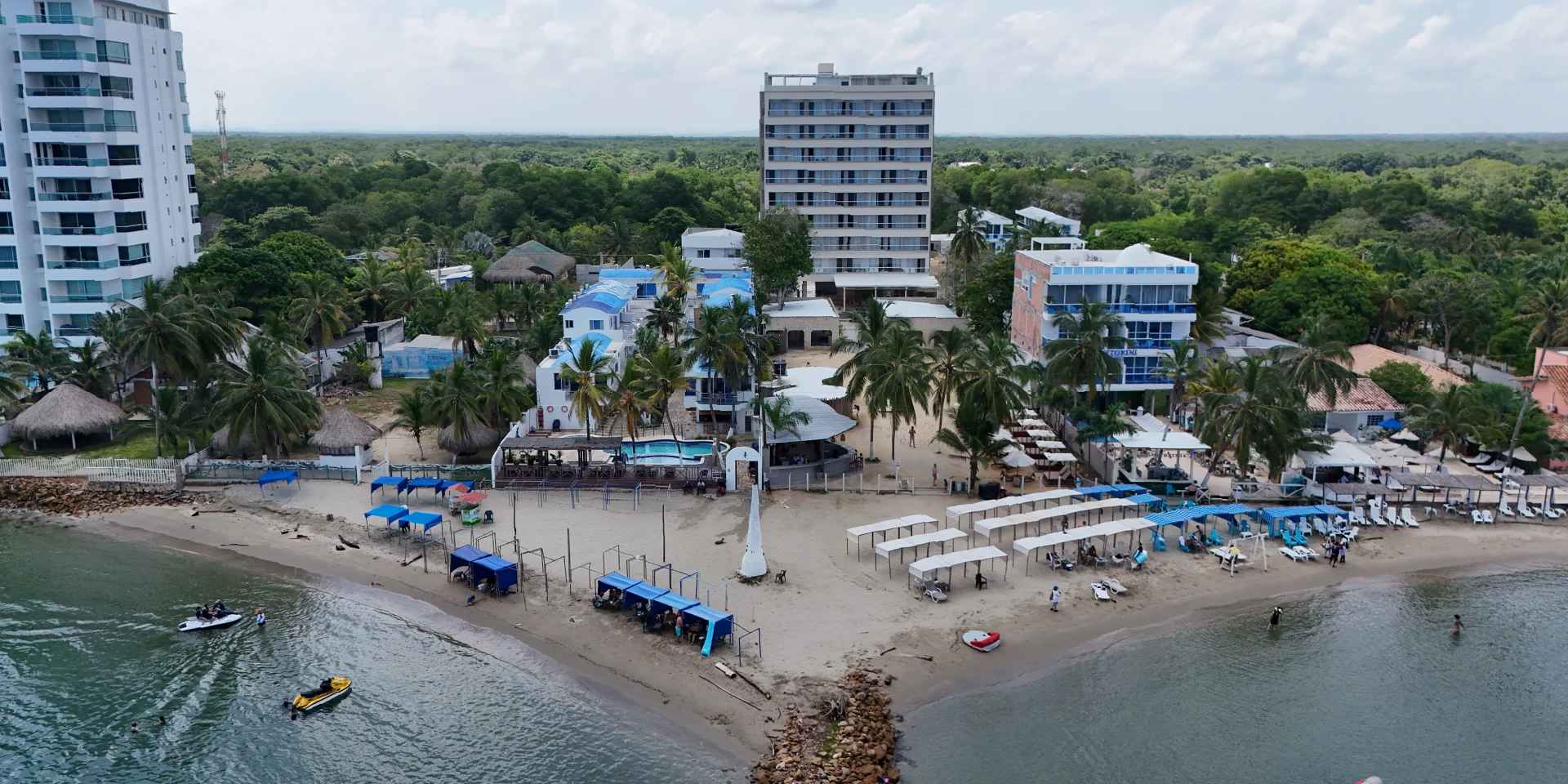 on-vacation-colombia-destino-coveñas-hotel-ciela-hotel-playa-asoleadoras