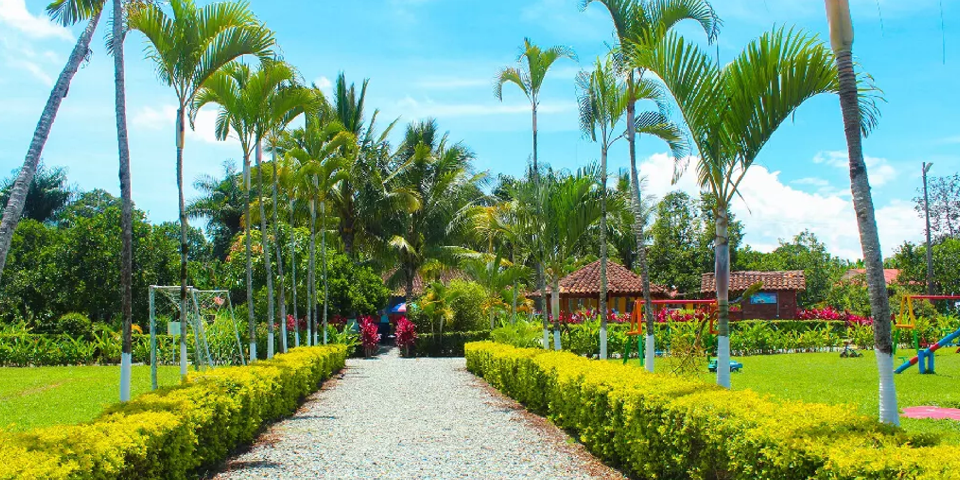 on-vacation-colombia-destination-eje-cafetero-hotel-tucanes-jardines