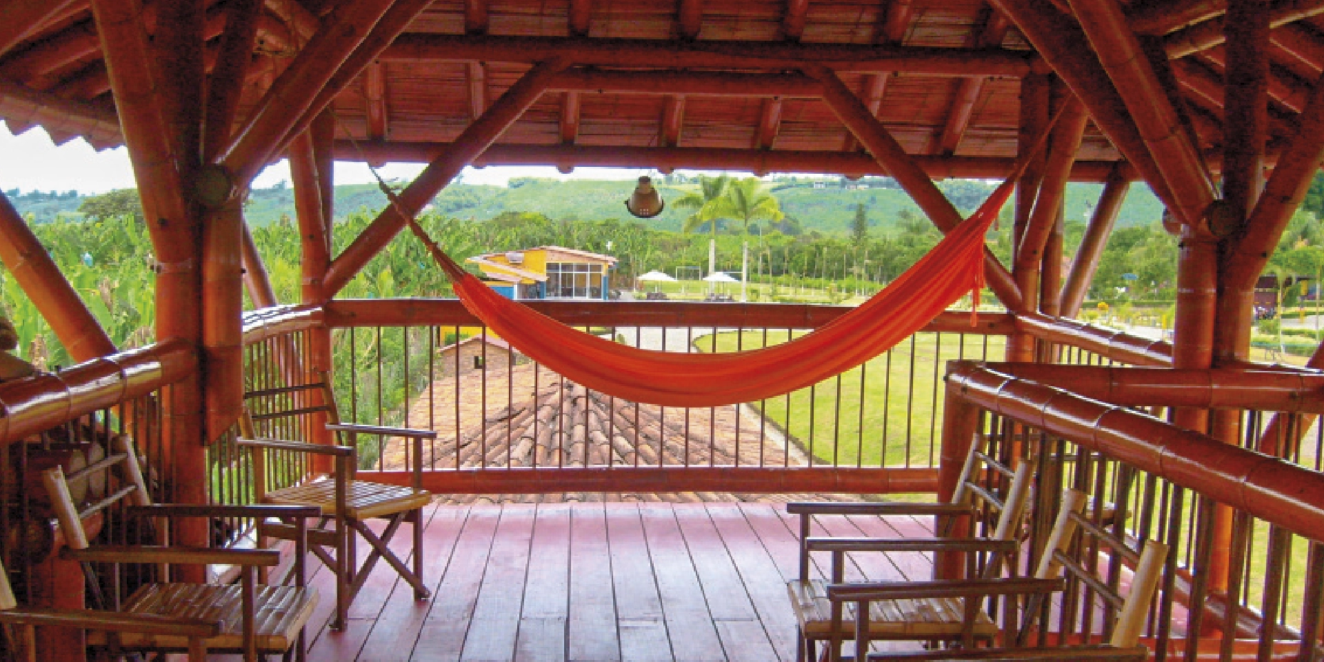 on-vacation-colombia-destination-eje-cafetero-hotel-tucanes-mirador