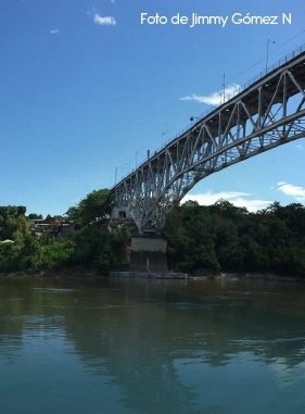 El Puente F&eacute;rreo de
Girardot, construido a
inicios del siglo XX, es un
s&iacute;mbolo hist&oacute;rico de la
ciudad y un mirador con
vistas &uacute;nicas del r&iacute;o
Magdalena.​
Costo adicional
PUENTE F&Eacute;RREO