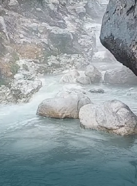 Los Termales de Aguas
Calientes El Sif&oacute;n, cerca de
Girardot, ofrecen piscinas
naturales con aguas
termales ideales para
relajarse en un entorno
monta&ntilde;oso.​
Costo adicional
TERMALES DE AGUAS CALIENTES EL SIF&Oacute;N
