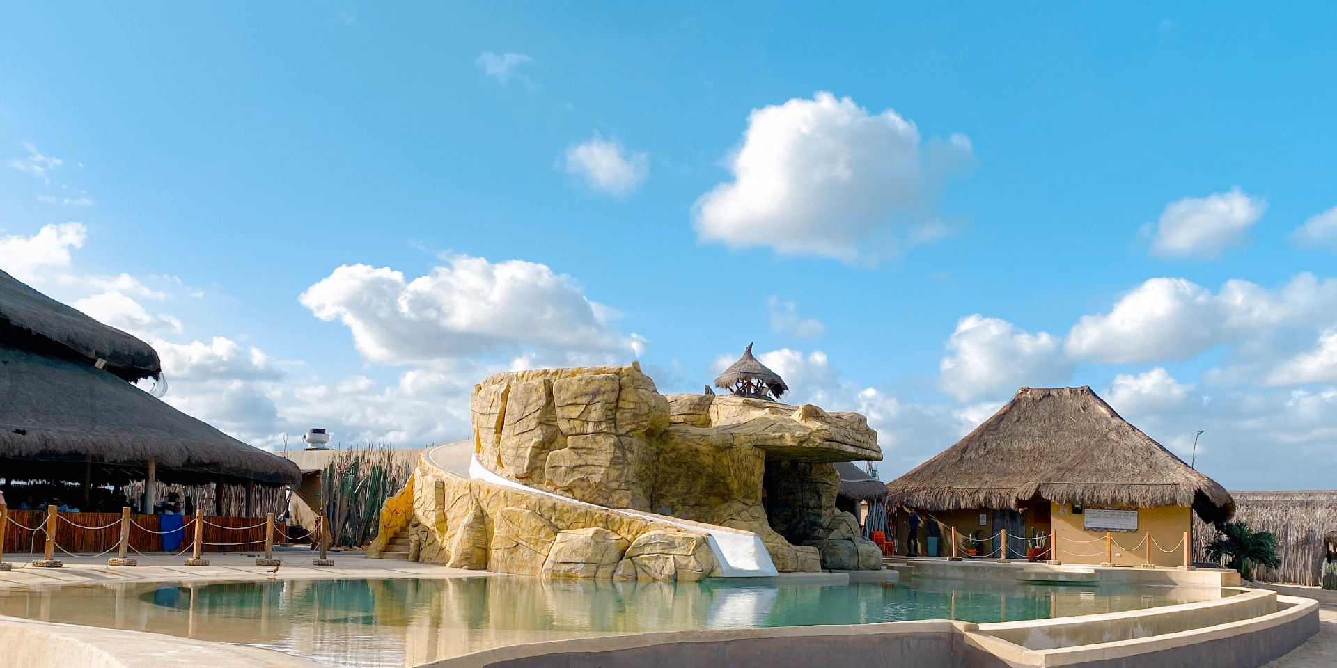 on-vacation-colombia-destination-national-guajira-hotel-wayira-pool-hotel-view