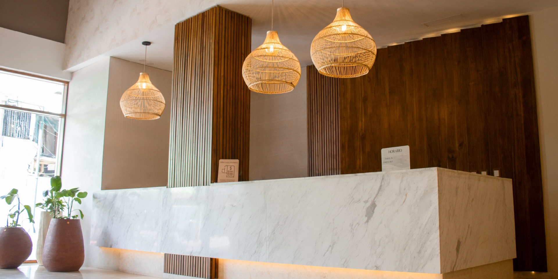 On Vacation Colombia national destination San Andres - Hotel Caribbean - Front Desk