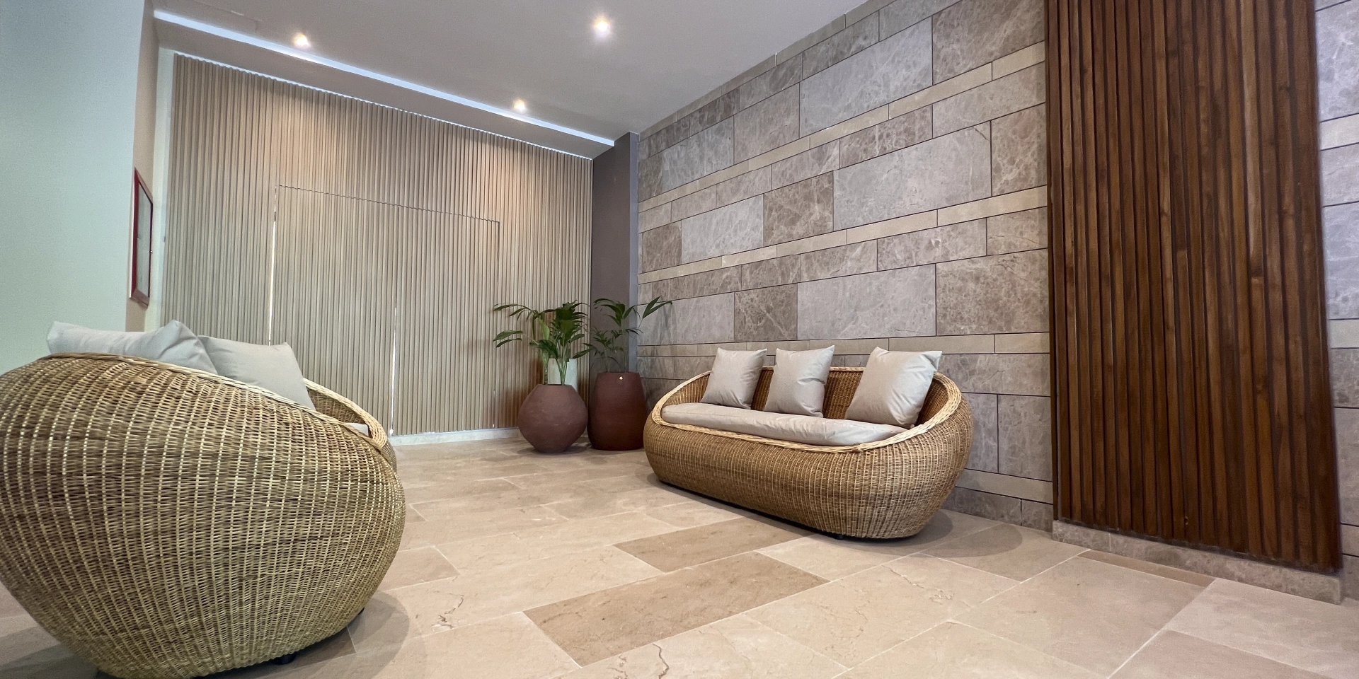 On Vacation Colombia national destination San Andres - Hotel Caribbean - Waiting Room