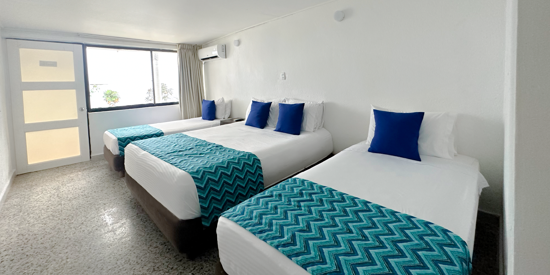 On Vacation Colombia destino nacional San Andr&eacute;s - Hotel blue reef - camas triples