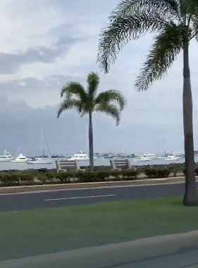 Es una v&iacute;a que conecta a la Ciudad de Panam&aacute; con cuatro islas en el Pacifico: Naos, Perico, Culebra y Flamenco
Costo adicional
AMADOR (CAUSEWAY)
