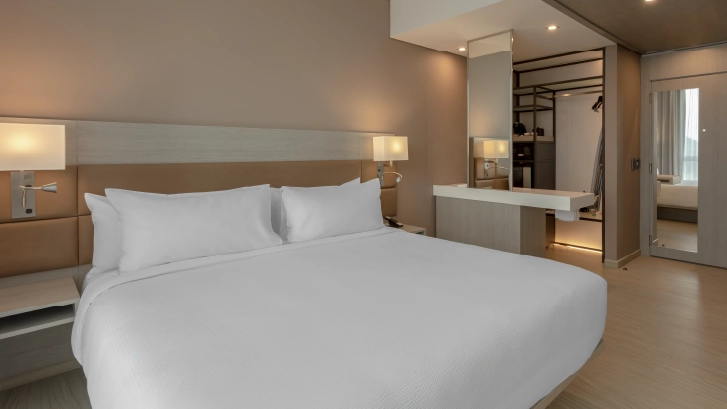 Satellite TV, WiFi Internet, Private bathroom, Air conditioning, Safety Deposit Box.