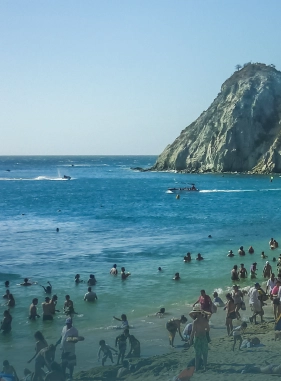 It is one of the most popular beaches located near the center of the city, we assure you that this place will be one of your favorites.                Rodadero