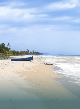 Una de las playas m&aacute;s hermosas del Parque Tayrona con aguas tranquilas, cristalinas y con abundantes arrecifes de coral.
PLAYA CRISTAL