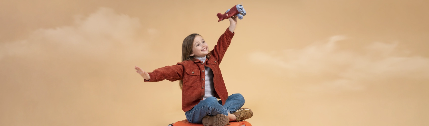 On Vacation - Pol&iacute;tica de menores de edad - Ni&ntilde;a Feliz