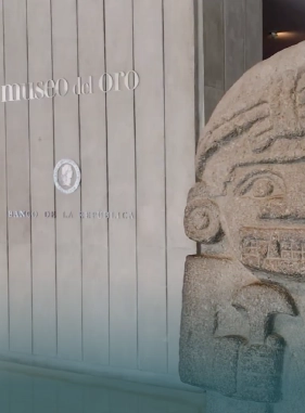 Ubicado en el centro hist&oacute;rico de Bogot&aacute; es un espacio para conocer la historia del oro  y aprender de la cultura.    Costo adicional
Museo de Oro: