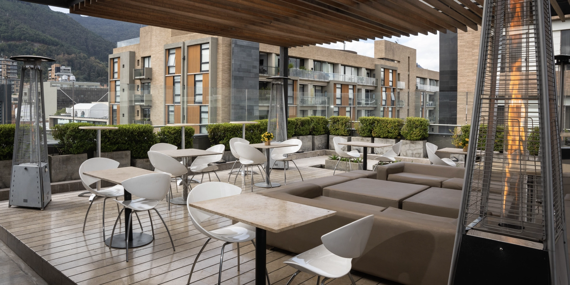 on-vacation-ecuador-destination-bogota-hotel-chico-97-terrace-air-freedom