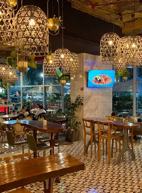 Un para&iacute;so gastron&oacute;mico con 7 estaciones culinarias que fusionan sabores &uacute;nicos.
Uni&oacute;n Market