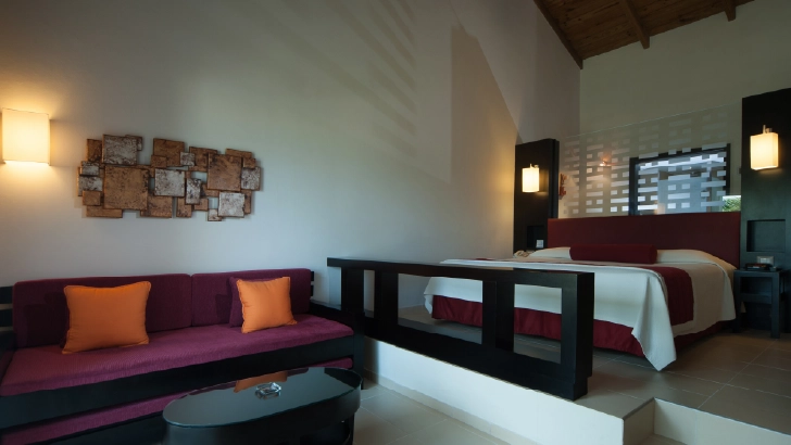 Cuentan con: ba&ntilde;era de hidromasajes, ducha doble, un balc&oacute;n, y un sinf&iacute;n de servicios