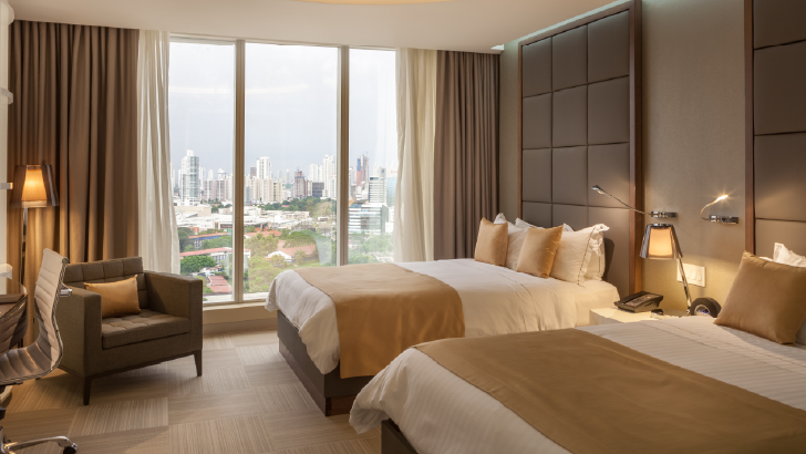 Cuentan con: cafetera, aire acondicionado, TV HD, caja de seguridad y escritorio.