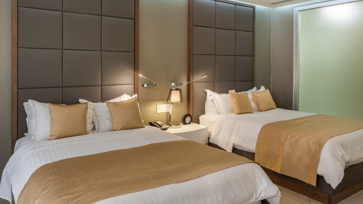 Cuentan con: cafetera, aire acondicionado, TV HD, caja de seguridad y escritorio.