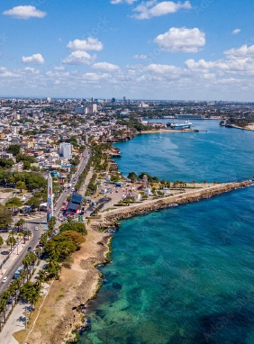 es el lugar ideal para compras y entretenimiento, con tiendas, restaurantes y artesan&iacute;as locales en el coraz&oacute;n de Punta Cana.
Plaza B&aacute;varo