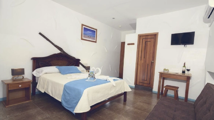 air-conditioning, hot water and wifi Single or double