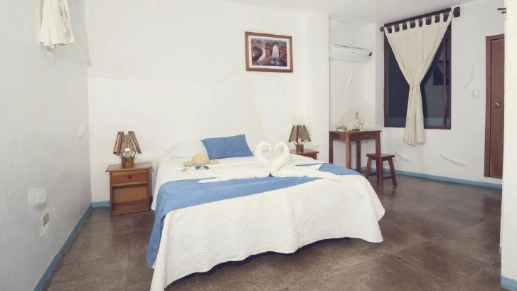 air-conditioning, hot water and wifi Double twin