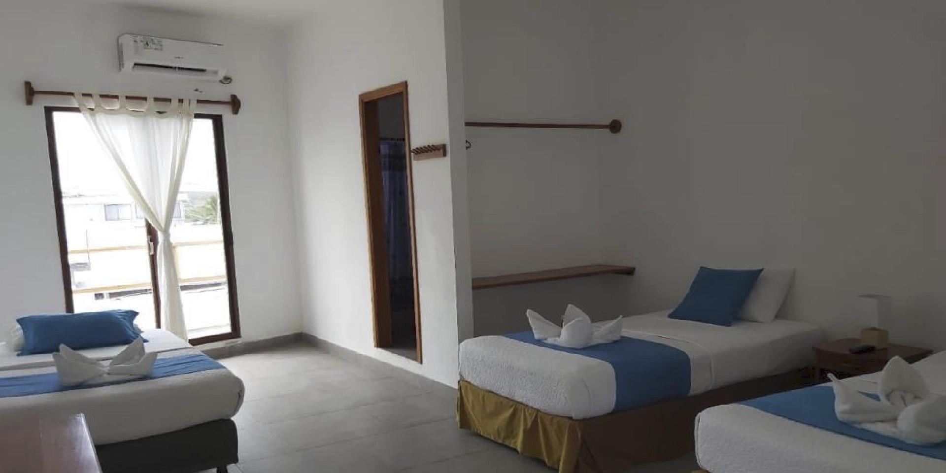 on-vacation-colombia-destination-ecuador-hotel-native-hotel-triple-room-1920x960px