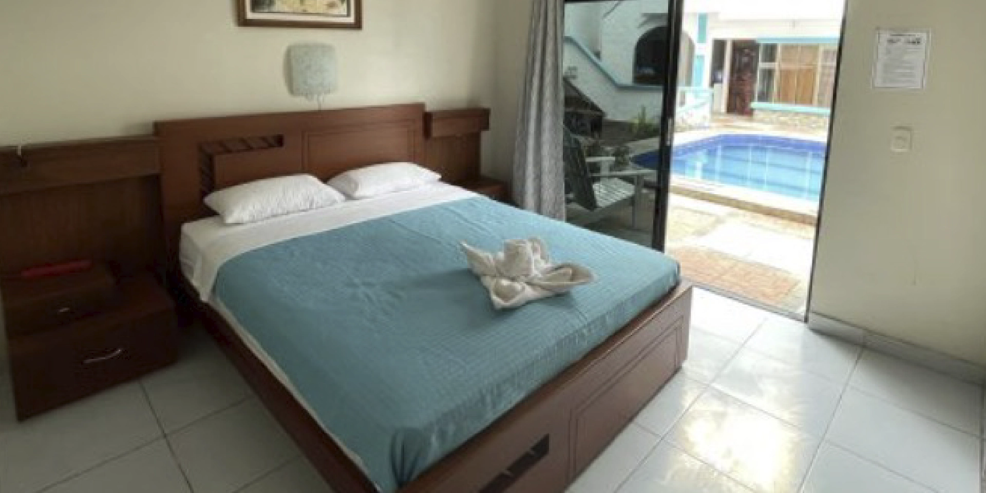 on-vacation-colombia-destino-ecuador-hotel-paradise-habitacion-doble-1920x960px