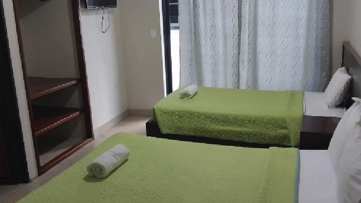 cuenta con: aire acondicionado, agua caliente y wifi
Triple twin