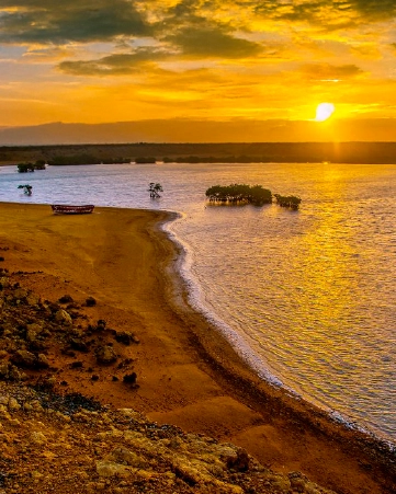 Blog-On-Vacation-banner-principal-mobile-Playa-Mayapo-Guajira-Colombia360x450px copy 2