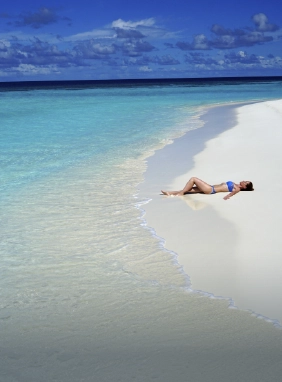 Rel&aacute;jate en Playa Mamitas o Playacar, perfectas para tomar el sol y nadar en el mar turquesa.
Playa Mamitas y Playacar