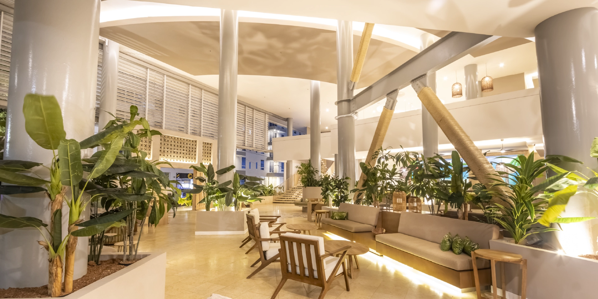 on-vacation-colombia-destino-san-andres-hotel-sirenis-lobby-1920x960px