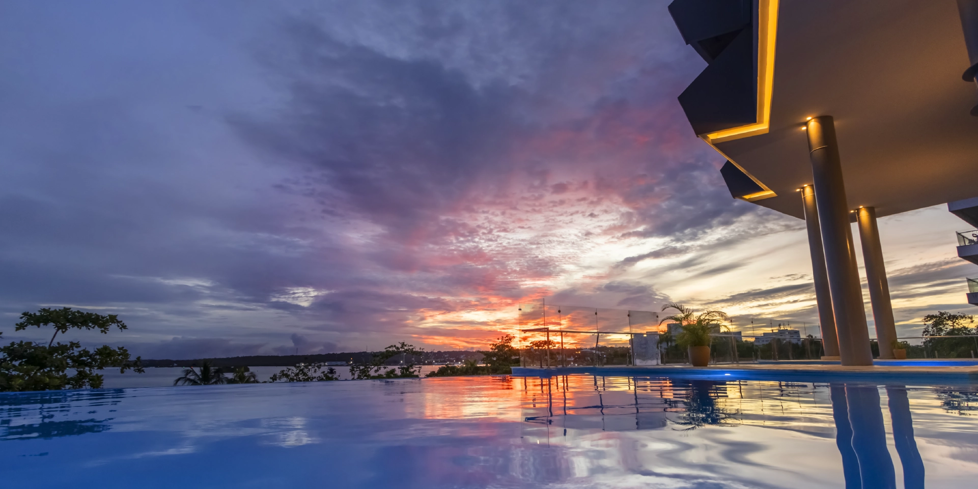on-vacation-colombia-destino-san-andres-hotel-sirenis-piscina-1920x960px_1
