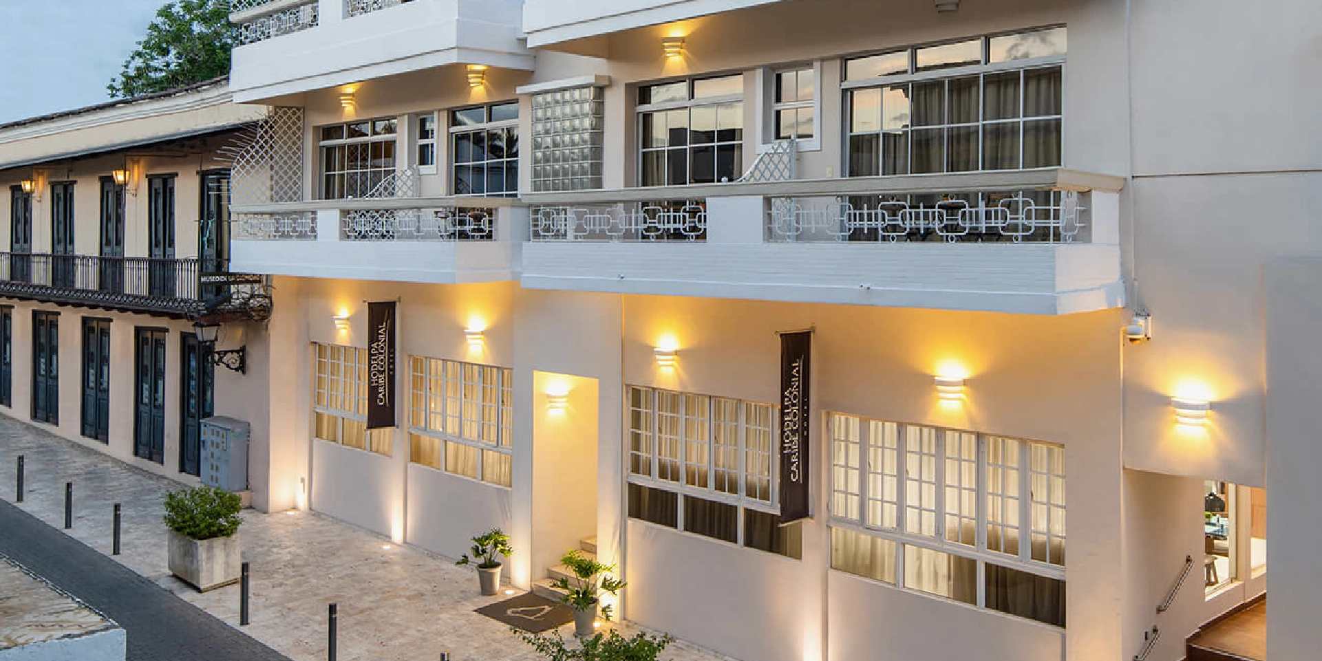 on-vacation-colombia-destino-santo-domingo-hotel-hodelpa-caribe-colonial-fachada-1920x960px_1