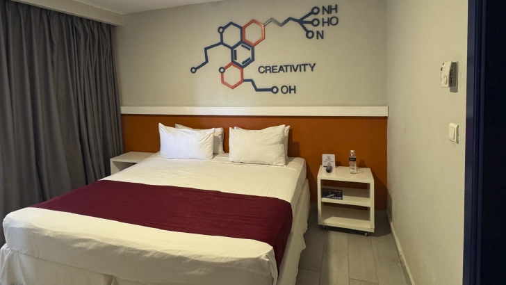 Cuentan con: TV, aire acondicionado, tel&eacute;fono, WiFi, caja fuerte.