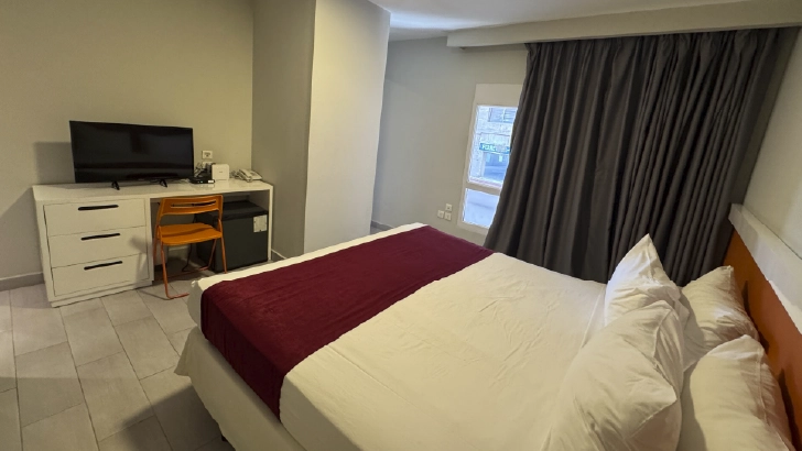 Cuentan con: TV, aire acondicionado, tel&eacute;fono, WiFi, caja fuerte.