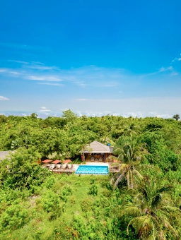 on-vacation-colombia-destino-san-andres-hotel-acantilado-de-la-tierra