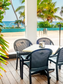 on-vacation-colombia-destino-san-andres-hotel-portobelo-beach