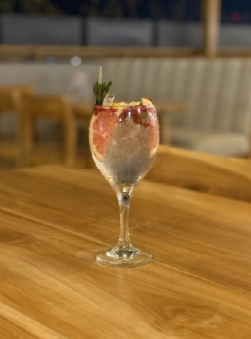 on-vacation-destino-colombia-san-andres-la-marea-rooftop-hotel-caribbean-7 copy 2