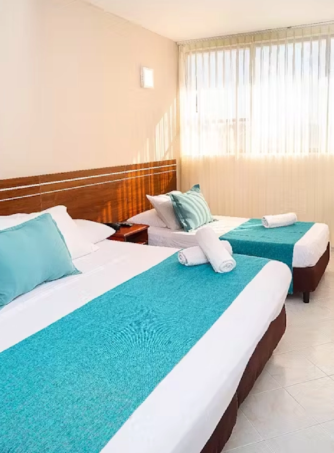 2 camas sencillas. capacidad: 2 personas
Est&aacute;ndar twin