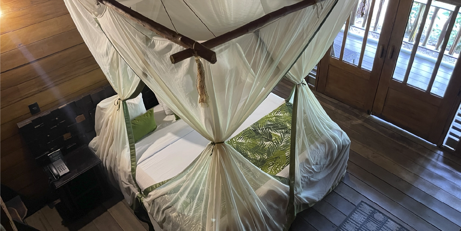 on-vacation-colombia-destino-amazonas-hotel-amazon-habitacion-doble-1920x960px 2